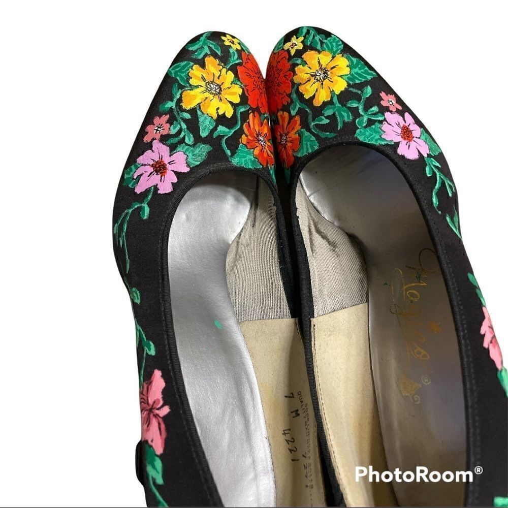 Vintage  80’s Floral Hand Painted Grosgrain fabric Black Heeled Pumps size 7 - Picture 3 of 12
